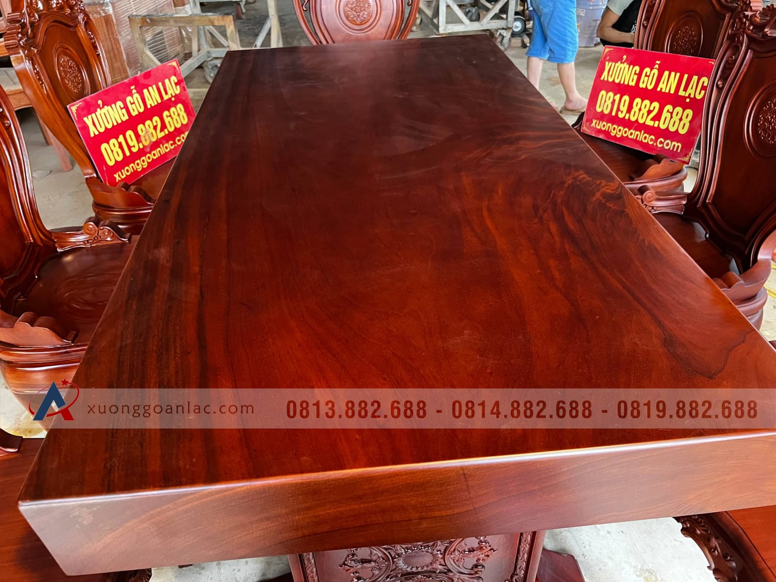 Bộ bàn ăn nguyên khối 8 ghế gỗ gõ đỏ 180x90x16cm (Chị Thủy, Hà Nội) 32 bàn ăn nguyên khối gỗ gõ đỏ tự nhiên