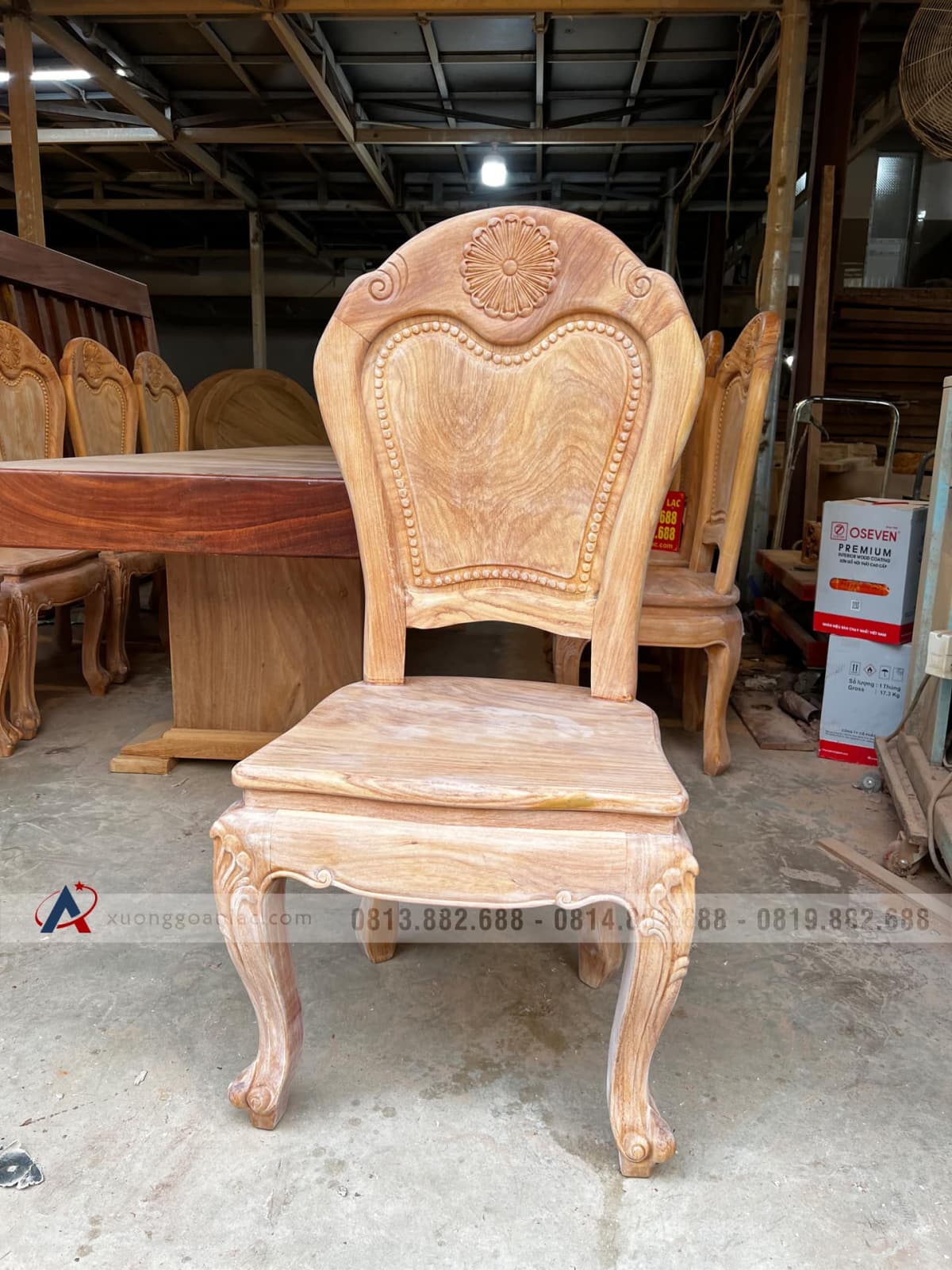 Bộ bàn ăn gõ đỏ nguyên khối siêu khủng và 10 ghế hoa cúc nguyên mộc (Anh Thảo, Hưng Yên) 13 ghế ăn gỗ gõ đỏ đục hoa cúc vạn thọ cao cấp