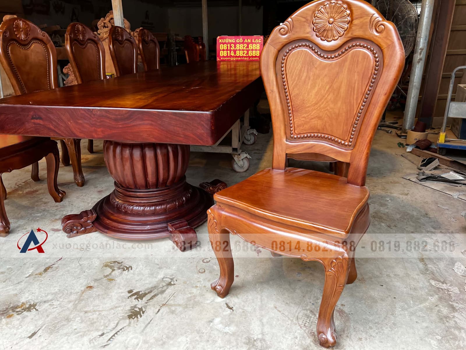Bộ bàn ăn nguyên khối 360x112x15cm và 10 ghế hoa cúc (Anh Bình, Hải Phòng) 11 Bộ bàn ăn nguyên khối 360x112x15cm và 10 ghế hoa cúc (Anh Bình, Hải Phòng) - Ảnh 11