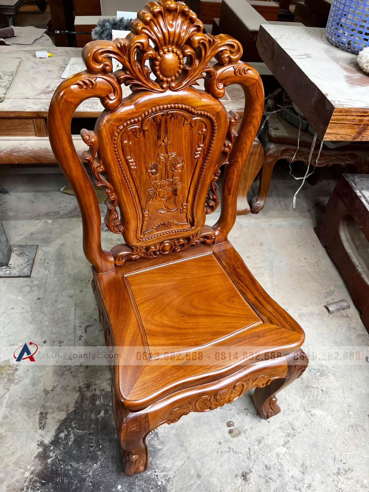 2 bộ bàn ăn gõ đỏ louis hoàng gia 10 ghế hồng hạt (Anh Thuyết, Hà Nội) 14 ghế louis mặt khung tranh