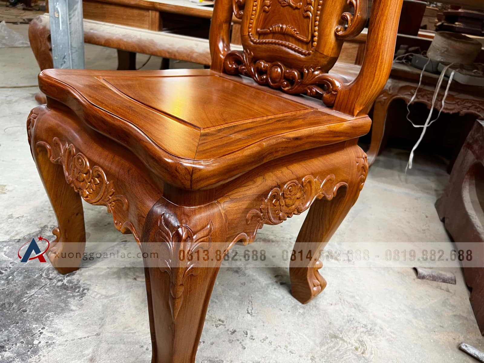 2 bộ bàn ăn gõ đỏ louis hoàng gia 10 ghế hồng hạt (Anh Thuyết, Hà Nội) 18 ghế louis chân cong