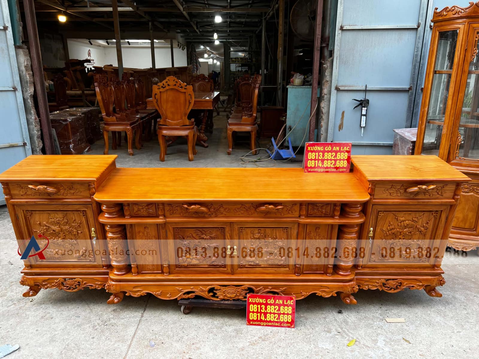Kệ tivi cột nho 2m8 gỗ gõ đỏ cánh đục Tứ Quý hàng dày (anh Vũ, Bạc Liêu) 9 Kệ tivi cột nho 2m8 gỗ gõ đỏ cánh đục Tứ Quý hàng dày (anh Vũ, Bạc Liêu) - Ảnh 9