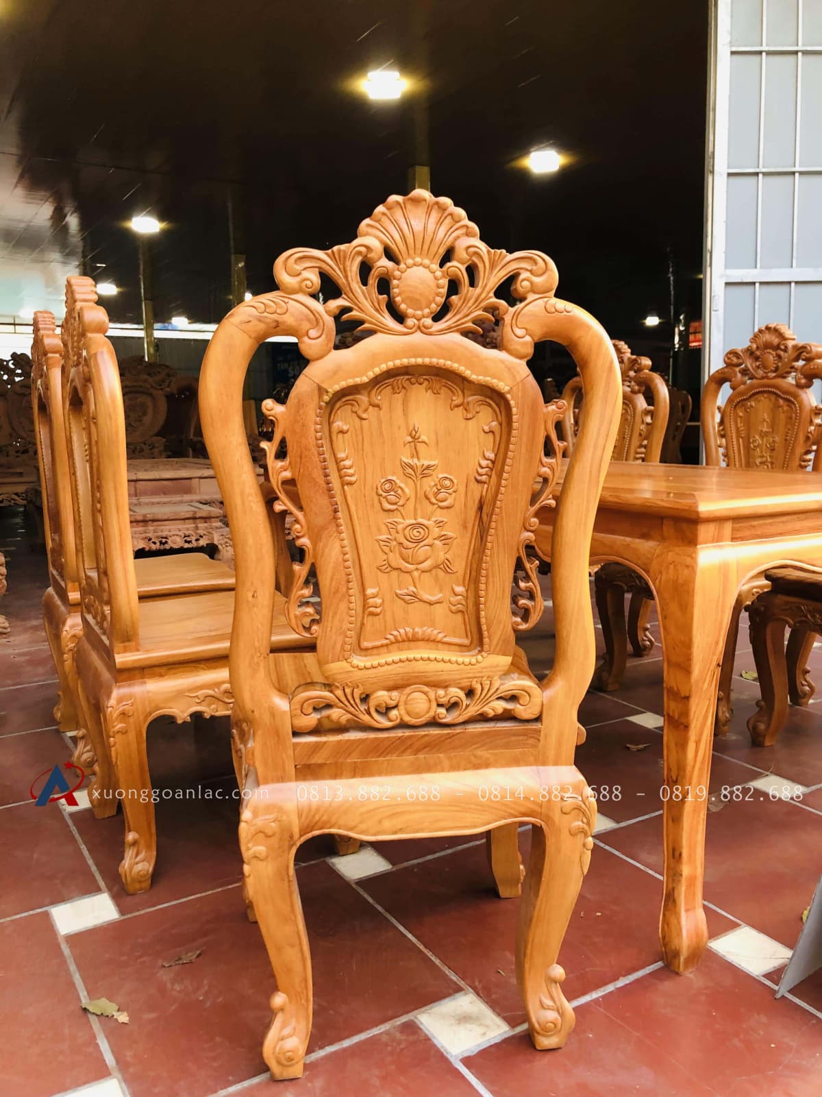 Bộ bàn ăn louis 6 ghế hồng hạt gỗ gõ đỏ cao cấp (Anh Xuân, Nghệ An) 8 ghế ăn hồng hạt gỗ gõ đỏ cao cấp