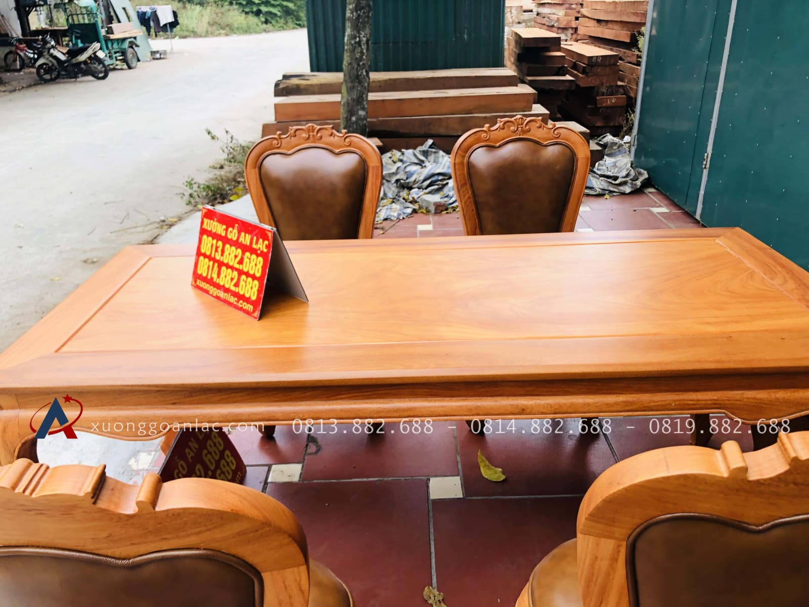 Bộ bàn ăn louis 5 ghế gõ đỏ bọc đệm da bò nhập khẩu Italia (Anh Hải, Ninh Bình) 23 Bộ bàn ăn louis 5 ghế gõ đỏ bọc đệm da bò nhập khẩu Italia (Anh Hải, Ninh Bình) - Ảnh 23