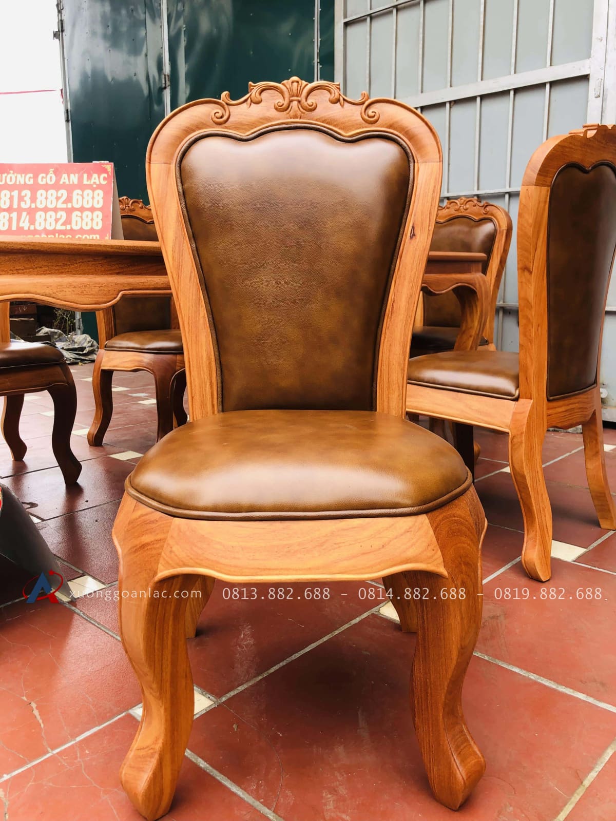 Bộ bàn ăn louis 5 ghế gõ đỏ bọc đệm da bò nhập khẩu Italia (Anh Hải, Ninh Bình) 17 ghế ăn siêu vip gỗ gõ đỏ tự nhiên cao cấp
