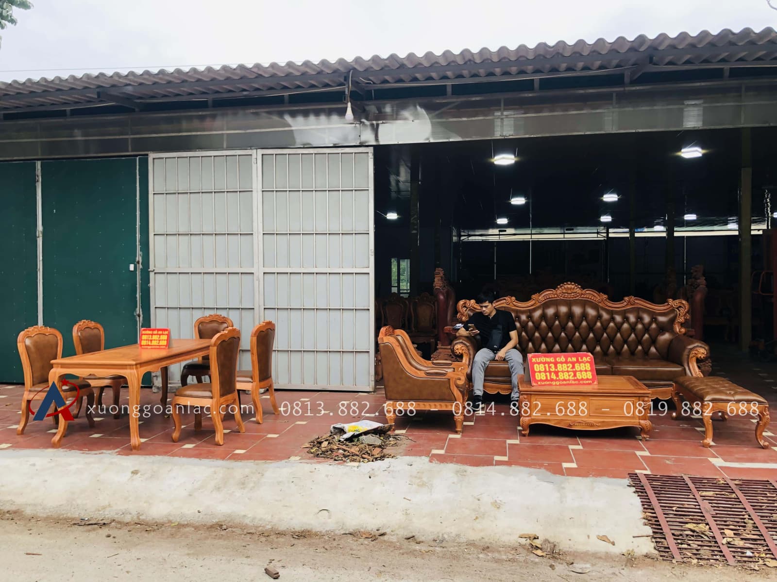 Bộ bàn ăn louis 5 ghế gõ đỏ bọc đệm da bò nhập khẩu Italia (Anh Hải, Ninh Bình) 2 Bộ bàn ăn louis 5 ghế gõ đỏ bọc đệm da bò nhập khẩu Italia (Anh Hải, Ninh Bình) - Ảnh 2