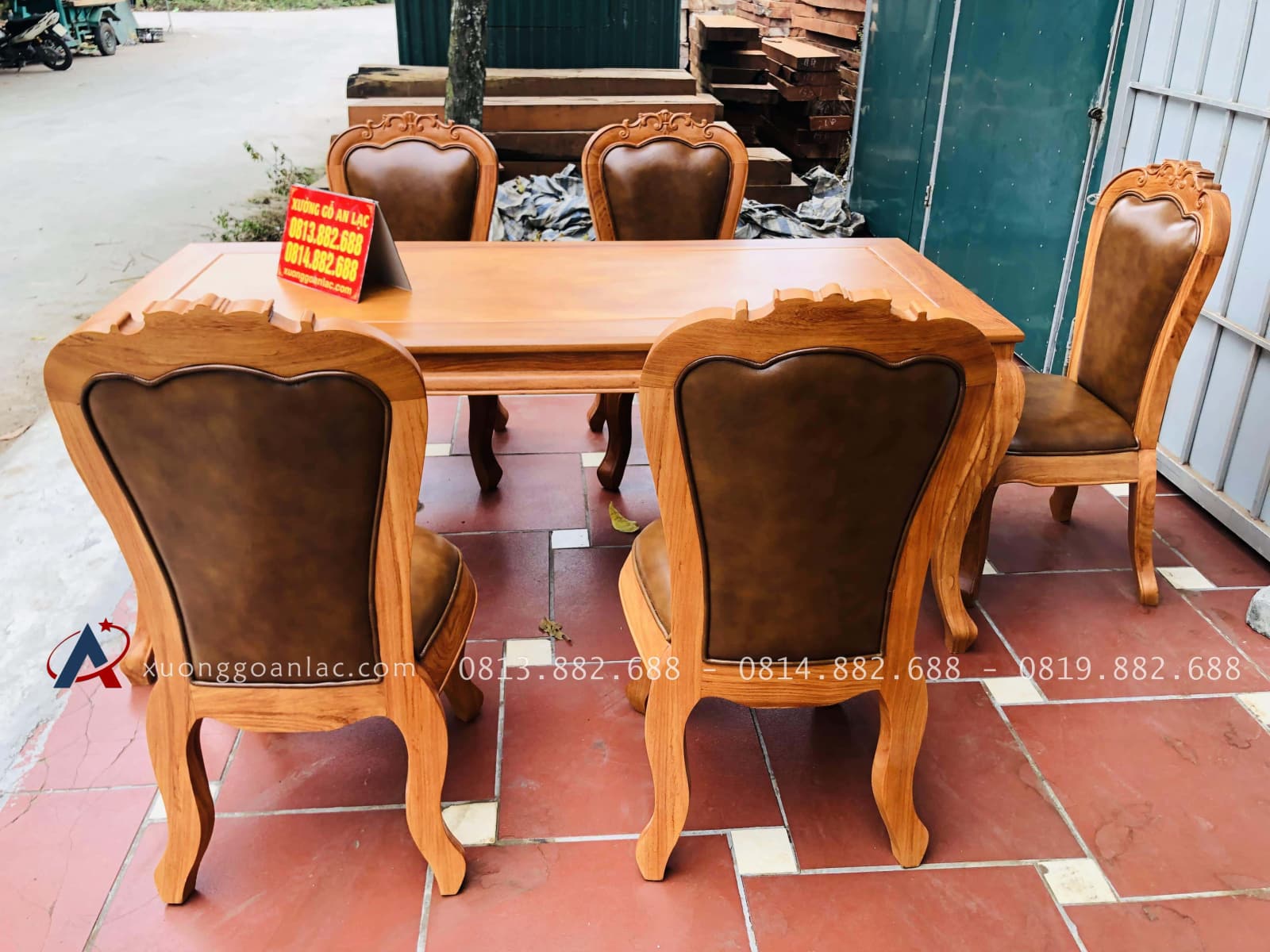Bộ bàn ăn louis 5 ghế gõ đỏ bọc đệm da bò nhập khẩu Italia (Anh Hải, Ninh Bình) 21 Bộ bàn ăn louis 5 ghế gõ đỏ bọc đệm da bò nhập khẩu Italia (Anh Hải, Ninh Bình) - Ảnh 21