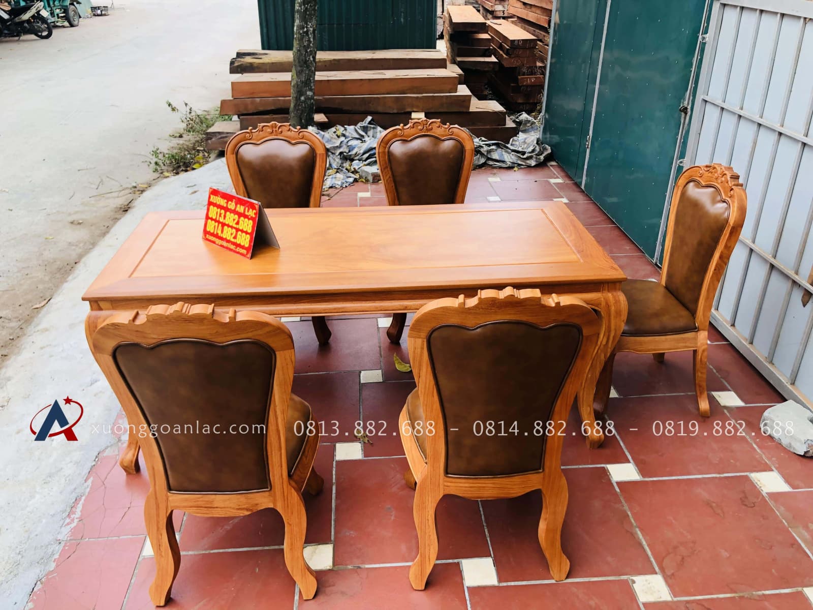 Bộ bàn ăn louis 5 ghế gõ đỏ bọc đệm da bò nhập khẩu Italia (Anh Hải, Ninh Bình) 24 Bộ bàn ăn louis 5 ghế gõ đỏ bọc đệm da bò nhập khẩu Italia (Anh Hải, Ninh Bình) - Ảnh 24