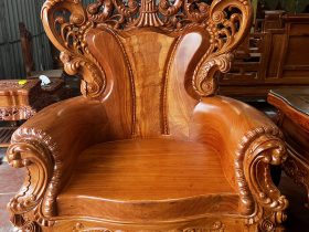 Bo ban ghe hoang gia nguyen khoi 10 mon go huong da phien ban dac biet 18