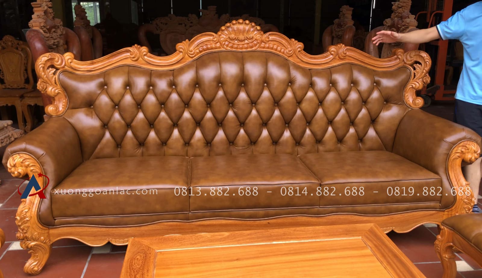 Bộ sofa tân cổ điển Hoàng Gia bọc đệm da bò nhập khẩu Italia (anh Hải, Ninh Bình) 6 Bộ sofa tân cổ điển Hoàng Gia bọc đệm da bò nhập khẩu Italia (anh Hải, Ninh Bình) - Ảnh 6