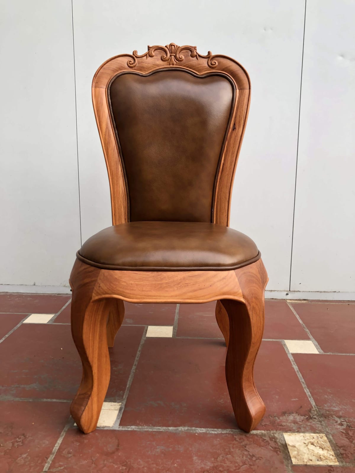 Ghế Louis bọc đệm da bò nhập khẩu Italia 2 Ghế Louis bọc đệm da bò nhập khẩu Italia - Ảnh 2