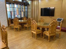 Bộ bàn ăn tròn 6 ghế hồng hạt đục hai mặt gỗ gõ đỏ cao cấp (Anh Công, Thanh Xuân - Hà Nội) 13 bộ bàn ăn tròn 6 ghế gỗ gõ đỏ tự nhiên cao cấp