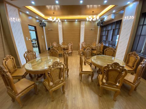 Bộ bàn ăn tròn 6 ghế hồng hạt đục hai mặt gỗ gõ đỏ cao cấp