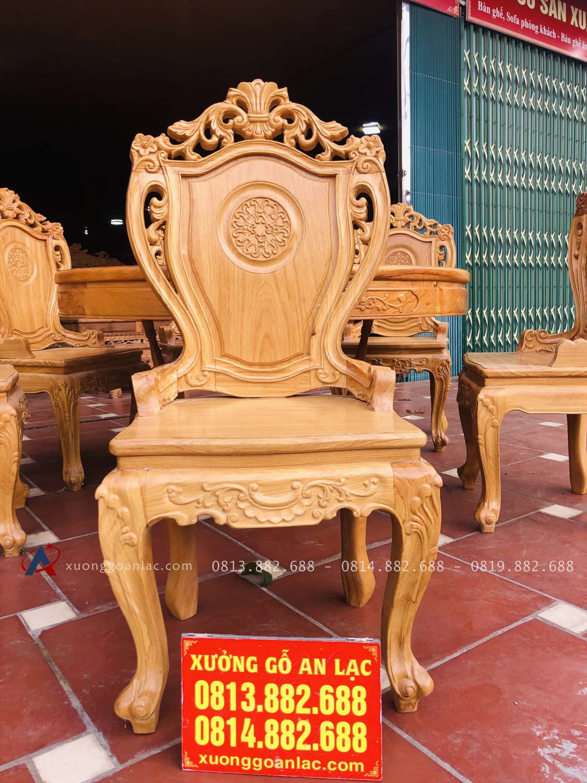 Bộ bàn ăn tròn 1m17 với 6 ghế louis có tay gỗ gõ đỏ (Anh Tiến, Tây Ninh) 7 ghế ăn louis hoa lá tây cao cấp gỗ gõ đỏ tự nhiên
