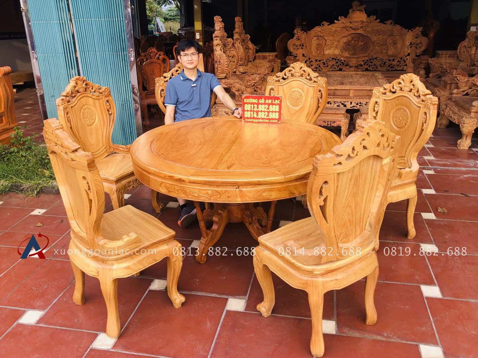 Bộ bàn ăn tròn 1m17 với 6 ghế louis có tay gỗ gõ đỏ (Anh Tiến, Tây Ninh) 2 Bàn ăn tròn 1m17 vs 6 ghế louis có tay gỗ gõ đỏ