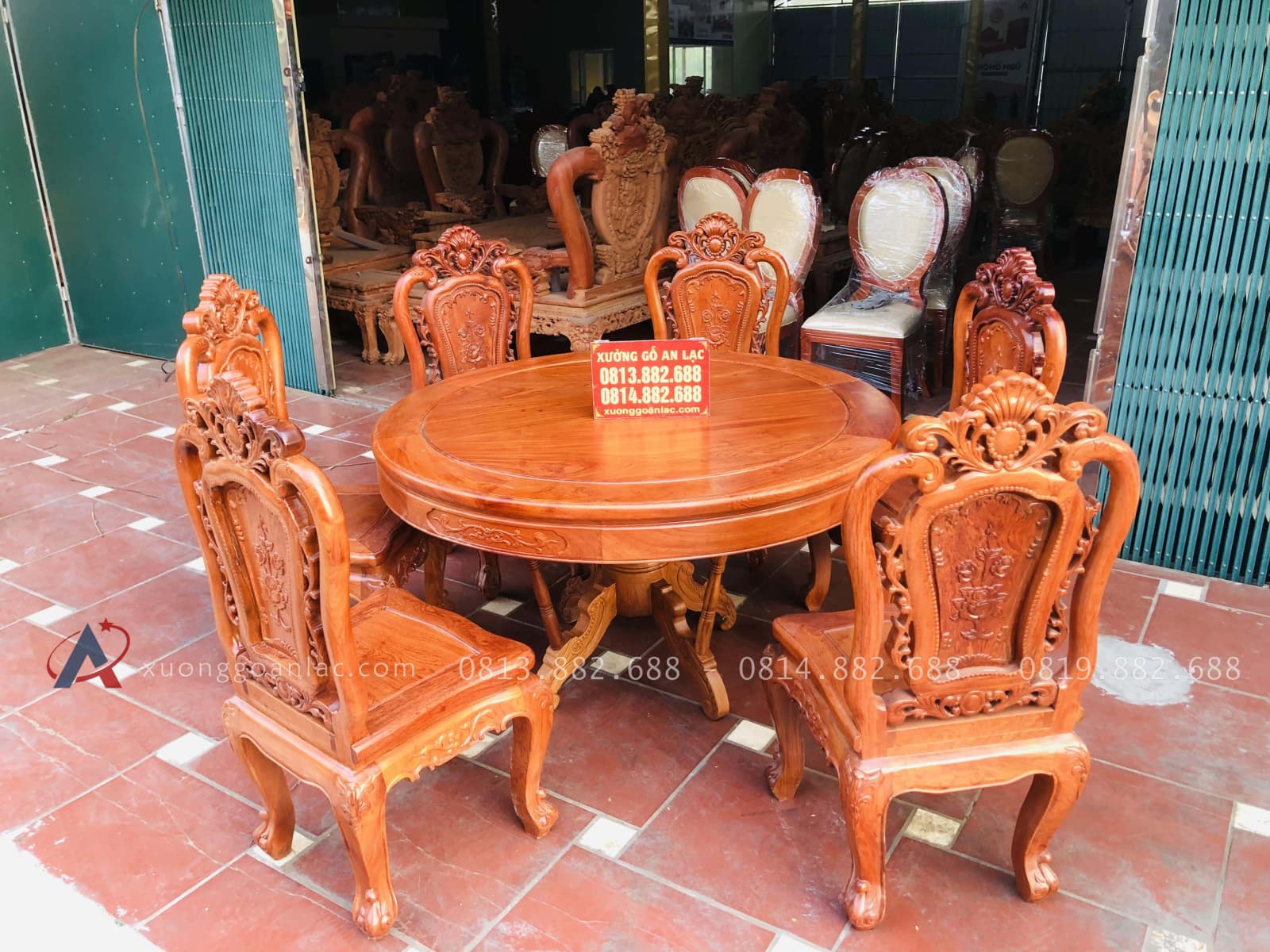 Bộ bàn ăn tròn 1m17 với 6 ghế hồng hạt đục hai mặt gỗ hương đá cao cấp 8 Bộ bàn ăn tròn 1m17 với 6 ghế hồng hạt đục hai mặt gỗ hương đá cao cấp - Ảnh 8