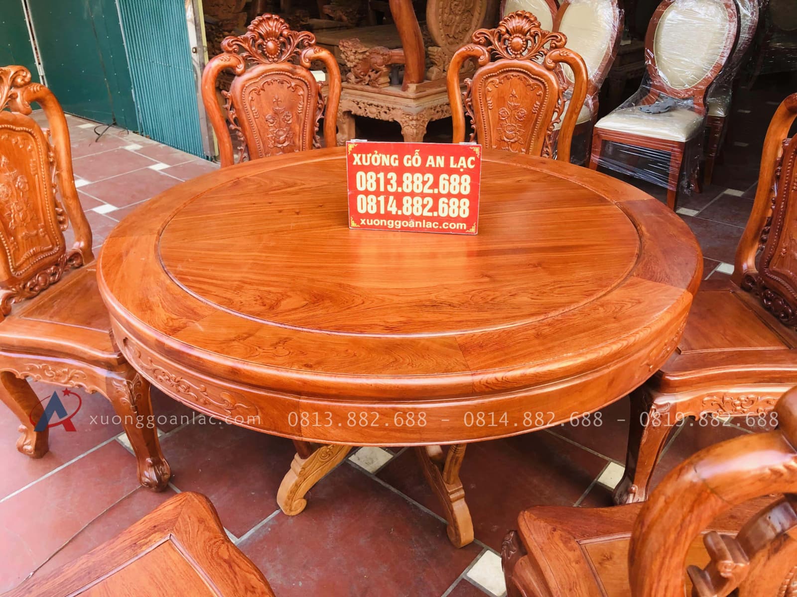 Bộ bàn ăn tròn 1m17 với 6 ghế hồng hạt đục hai mặt gỗ hương đá cao cấp 9 Bộ bàn ăn tròn 1m17 với 6 ghế hồng hạt đục hai mặt gỗ hương đá cao cấp - Ảnh 9