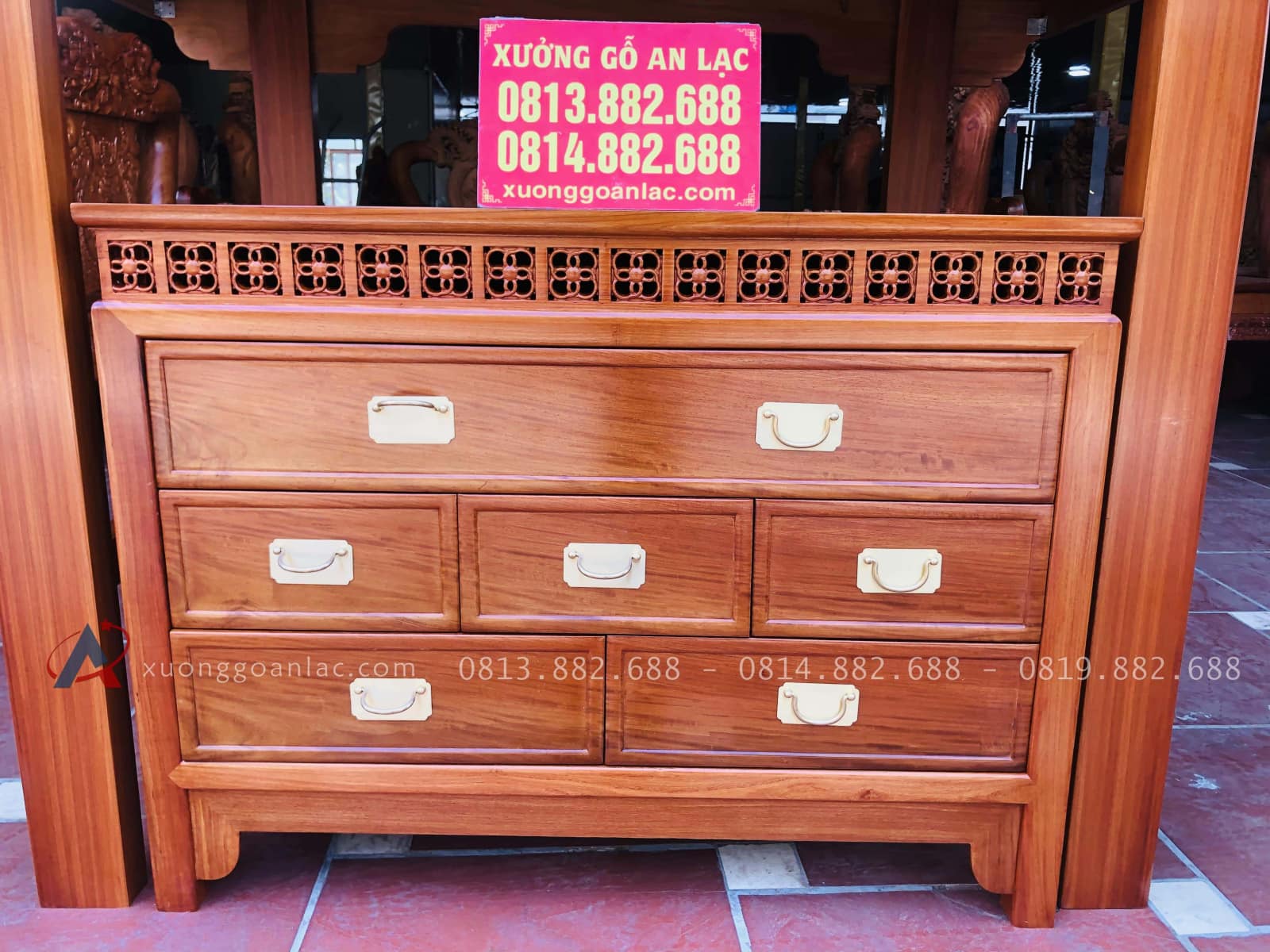 Combo ban thờ án gian và bàn cơm gỗ hương đỏ Lào siêu VIP 55 bàn cơm án gian gỗ hương đỏ sang trọng
