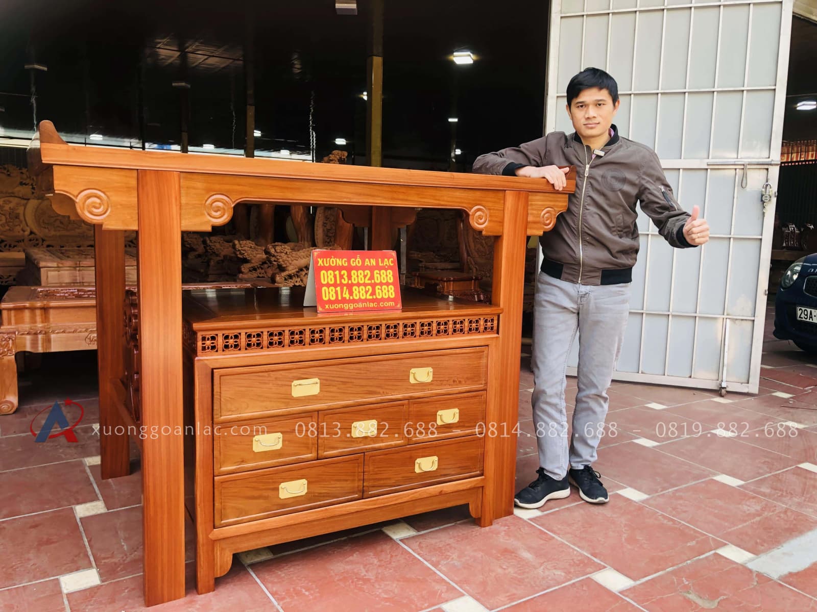 Combo ban thờ án gian và bàn cơm gỗ hương đỏ Lào siêu VIP 3 Combo ban thờ án gian và bàn cơm gỗ hương đỏ Lào siêu VIP - Ảnh 3