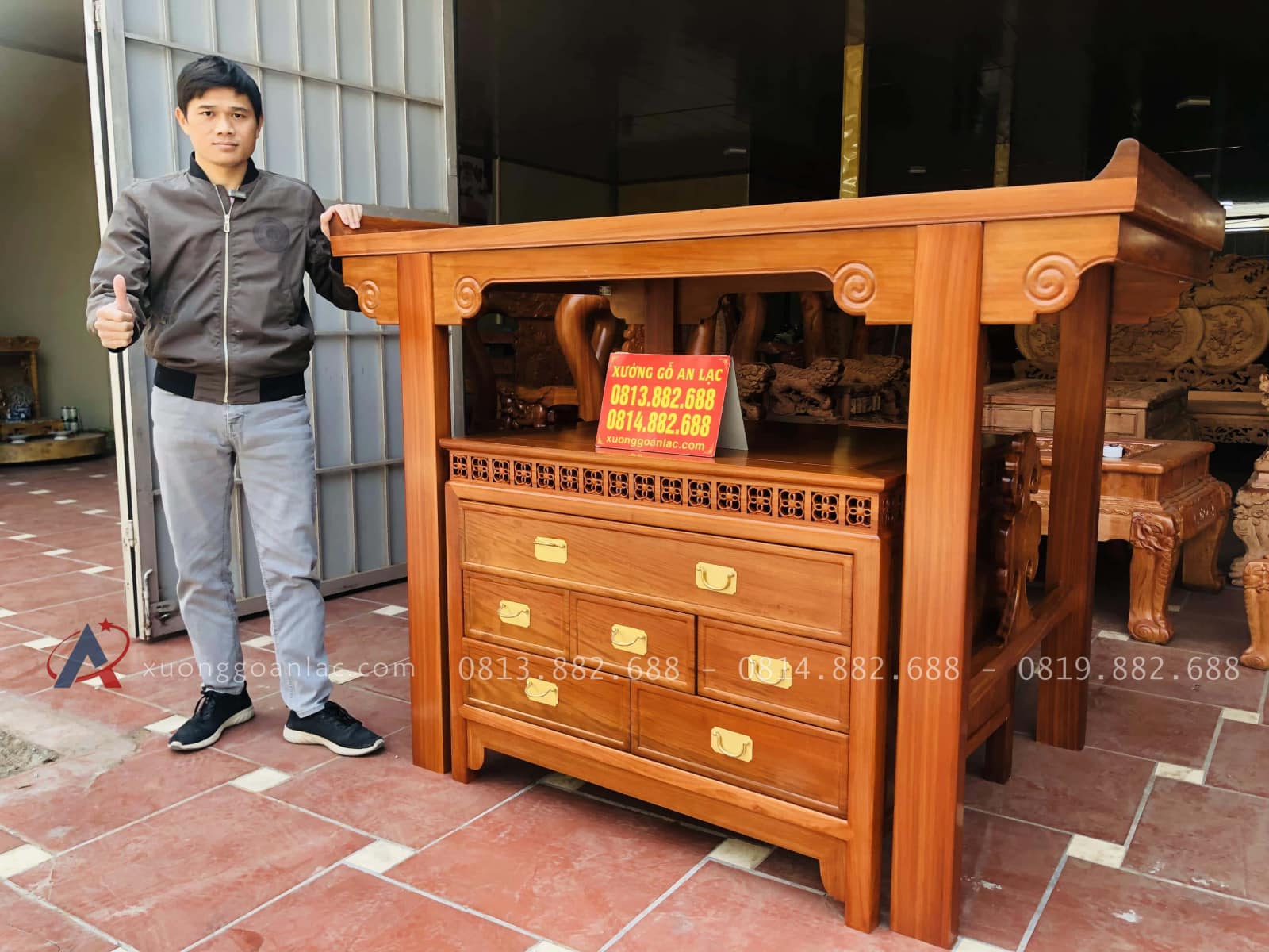 Combo ban thờ án gian và bàn cơm gỗ hương đỏ Lào siêu VIP 4 Combo ban thờ án gian và bàn cơm gỗ hương đỏ Lào siêu VIP - Ảnh 4