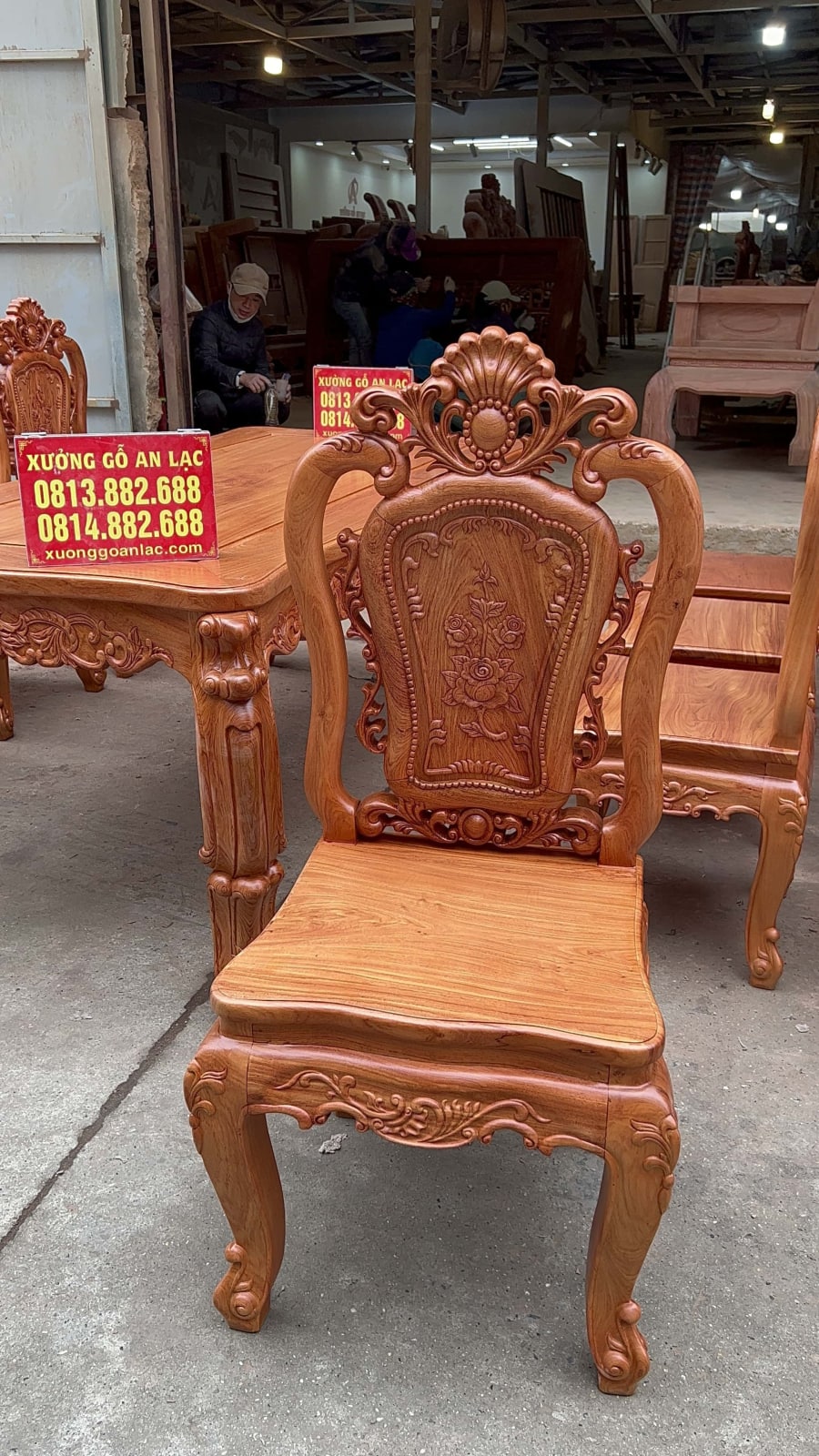 Bộ bàn ăn hoàng gia louis 8 ghế hồng hạt gỗ hương đá cao cấp (Bác Hòa, Lâm Đồng) 14 ghế ăn mẫu hồng hạt đục hai mặt
