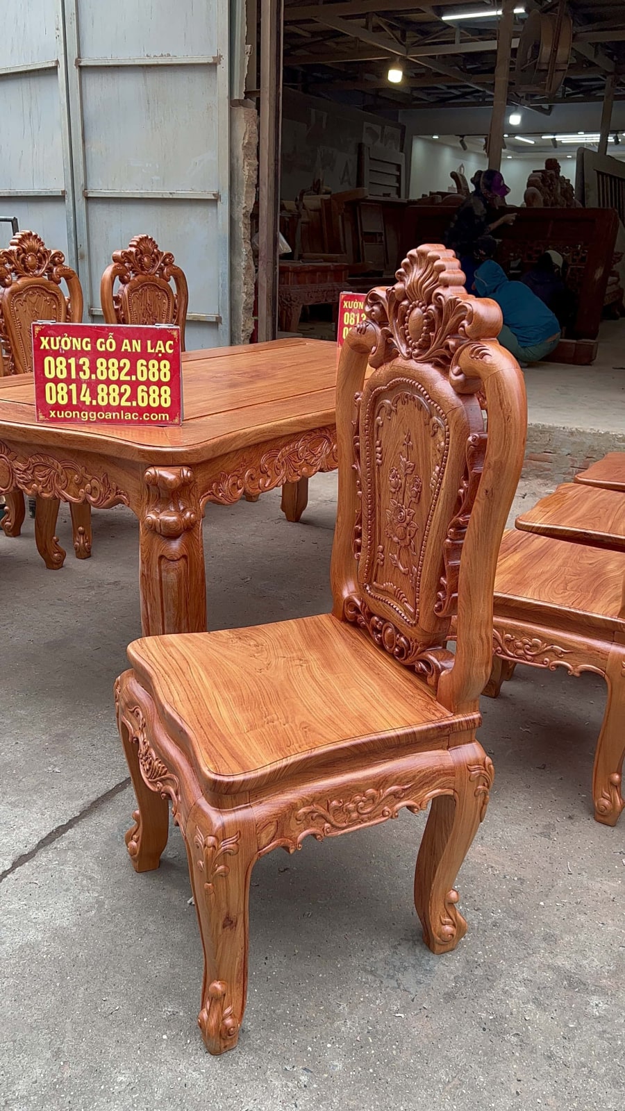 Bộ bàn ăn hoàng gia louis 8 ghế hồng hạt gỗ hương đá cao cấp (Bác Hòa, Lâm Đồng) 15 ghế ăn louis ván mặt liền