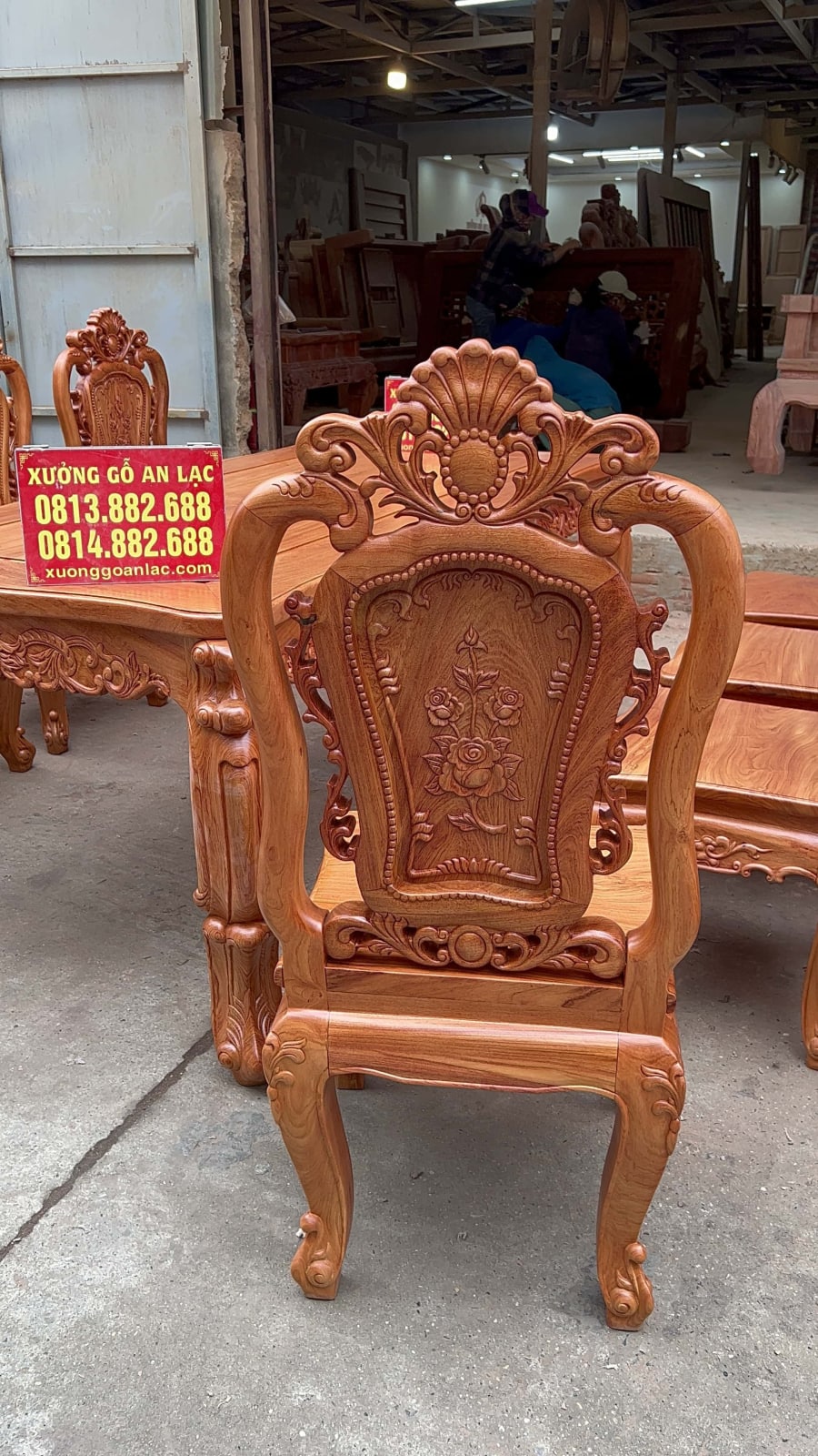 Bộ bàn ăn hoàng gia louis 8 ghế hồng hạt gỗ hương đá cao cấp (Bác Hòa, Lâm Đồng) 16 ghế louis đục 2 mặt