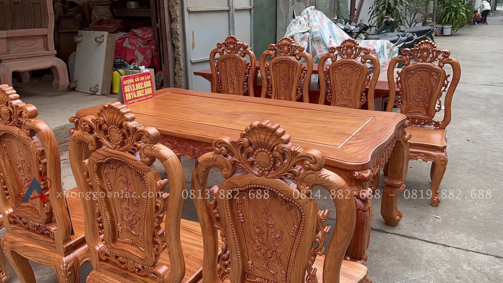 Bộ bàn ăn hoàng gia louis 8 ghế hồng hạt gỗ hương đá cao cấp (Bác Hòa, Lâm Đồng) 7 Bộ bàn ăn hoàng gia louis 8 ghế hồng hạt gỗ hương đá cao cấp (Bác Hòa, Lâm Đồng) - Ảnh 7