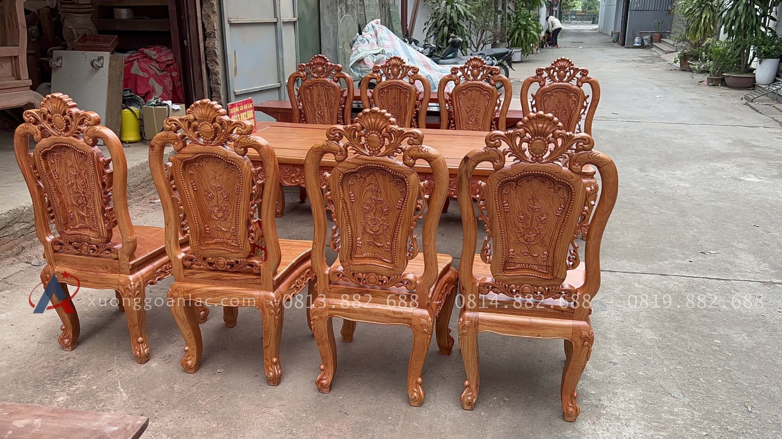 Bộ bàn ăn hoàng gia louis 8 ghế hồng hạt gỗ hương đá cao cấp (Bác Hòa, Lâm Đồng) 2 Bộ bàn ăn hoàng gia louis 8 ghế hồng hạt gỗ hương đá cao cấp (Bác Hòa, Lâm Đồng) - Ảnh 2
