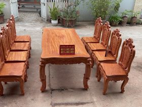 Bộ bàn ăn hoàng gia louis 8 ghế hồng hạt gỗ hương đá cao cấp (Bác Hòa, Lâm Đồng) 18 bàn ăn 8 ghế gỗ hương đá tự nhiên cao cấp