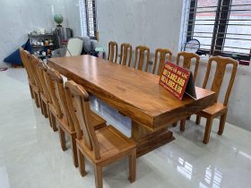 Bộ bàn ăn nguyên khối ghế chữ thọ gỗ gõ đỏ (Chú Bình, Tuần Châu - Quảng Ninh) 17 bộ bàn ăn nguyên khối gỗ gõ đỏ cao cấp