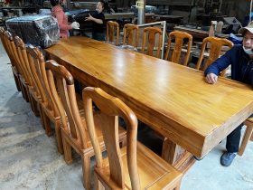 Bộ bàn ăn nguyên khối ghế chữ thọ gỗ gõ đỏ (Chú Bình, Tuần Châu - Quảng Ninh) 20 Bo ban an nguyen khoi ghe chu tho go go do chu Binh Tuan Chau Quang Ninh 3
