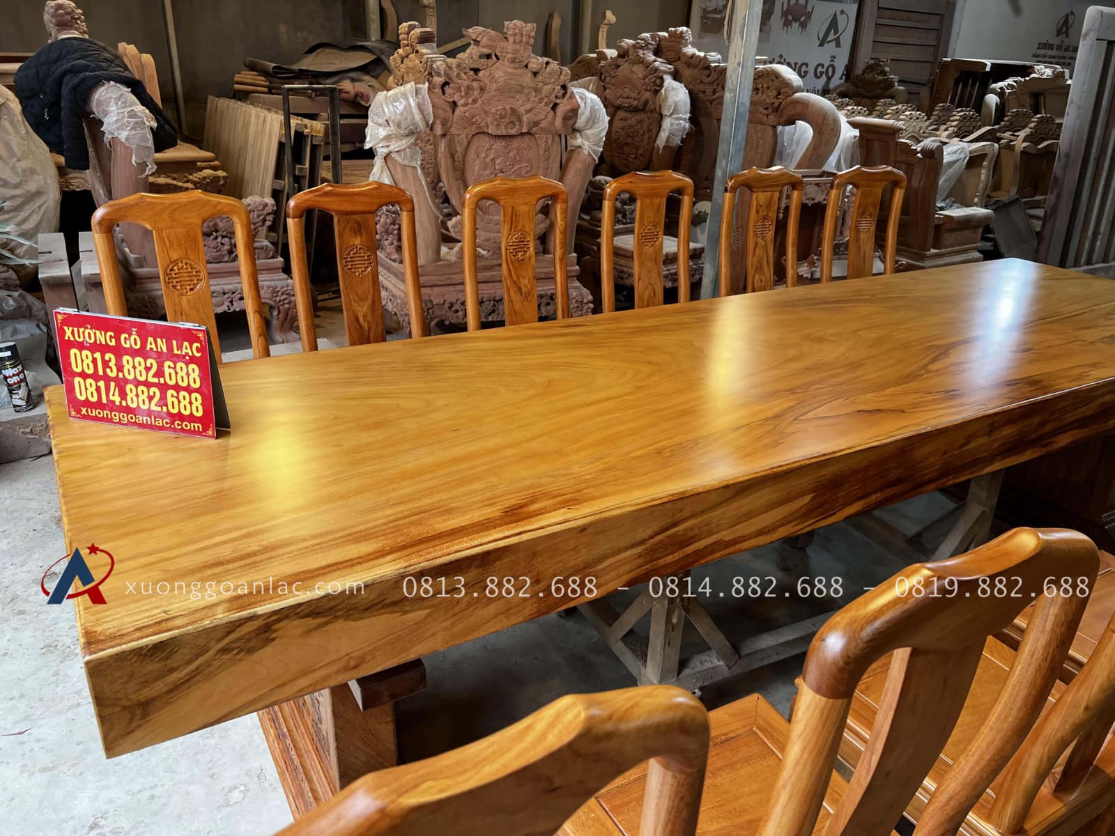 Bộ bàn ăn nguyên khối ghế chữ thọ gỗ gõ đỏ (Chú Bình, Tuần Châu - Quảng Ninh) 8 Bộ bàn ăn nguyên khối ghế chữ thọ gỗ gõ đỏ (Chú Bình, Tuần Châu - Quảng Ninh) - Ảnh 8