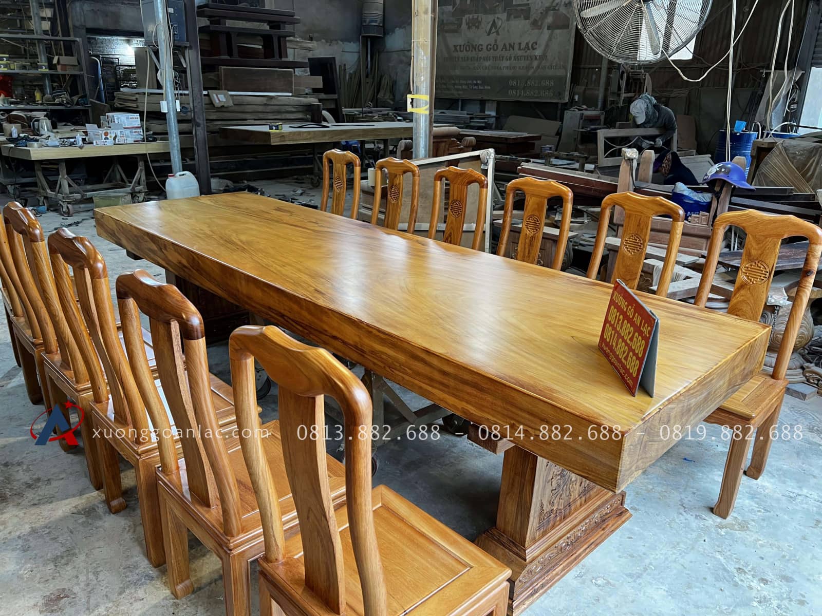Bộ bàn ăn nguyên khối ghế chữ thọ gỗ gõ đỏ (Chú Bình, Tuần Châu - Quảng Ninh) 9 Bộ bàn ăn nguyên khối ghế chữ thọ gỗ gõ đỏ (Chú Bình, Tuần Châu - Quảng Ninh) - Ảnh 9