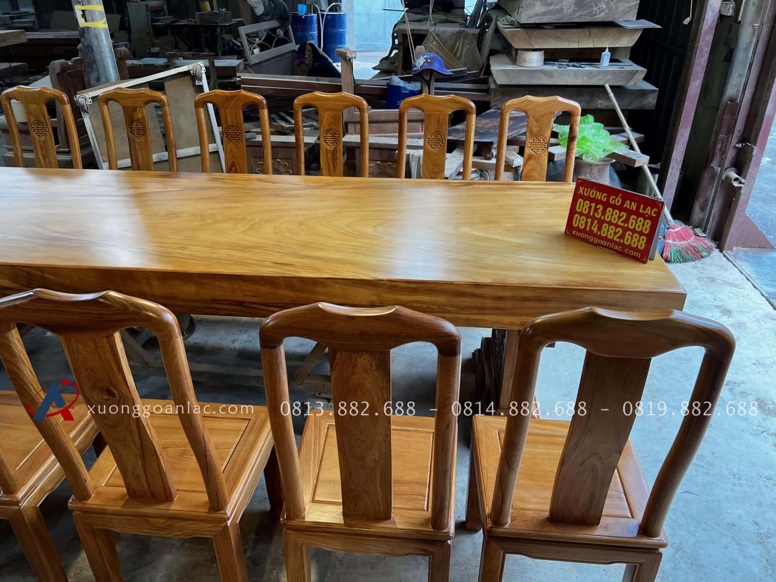 Bộ bàn ăn nguyên khối ghế chữ thọ gỗ gõ đỏ (Chú Bình, Tuần Châu - Quảng Ninh) 10 Bộ bàn ăn nguyên khối ghế chữ thọ gỗ gõ đỏ (Chú Bình, Tuần Châu - Quảng Ninh) - Ảnh 10