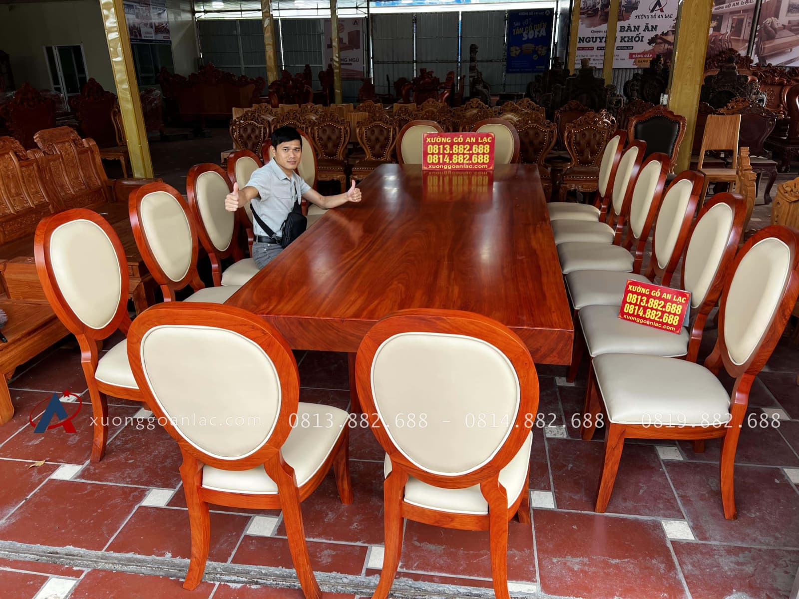 Bộ bàn ăn nguyên khối siêu khủng và 16 ghế ăn giọt lệ (Anh Quảng, Thái Bình) 16 Bộ bàn ăn nguyên khối siêu khủng và 16 ghế ăn giọt lệ (Anh Quảng, Thái Bình) - Ảnh 16