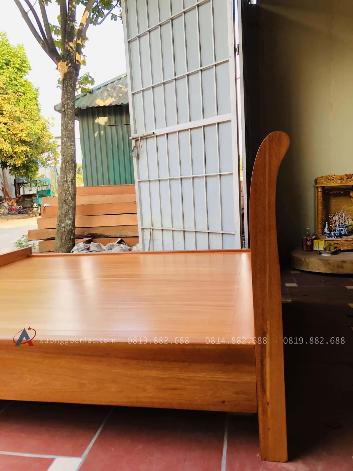 Giường 2m x 2m2 trơn hoàn thiện màu gõ sáng 13 Giường 2m x 2m2 trơn hoàn thiện màu gõ sáng - Ảnh 13