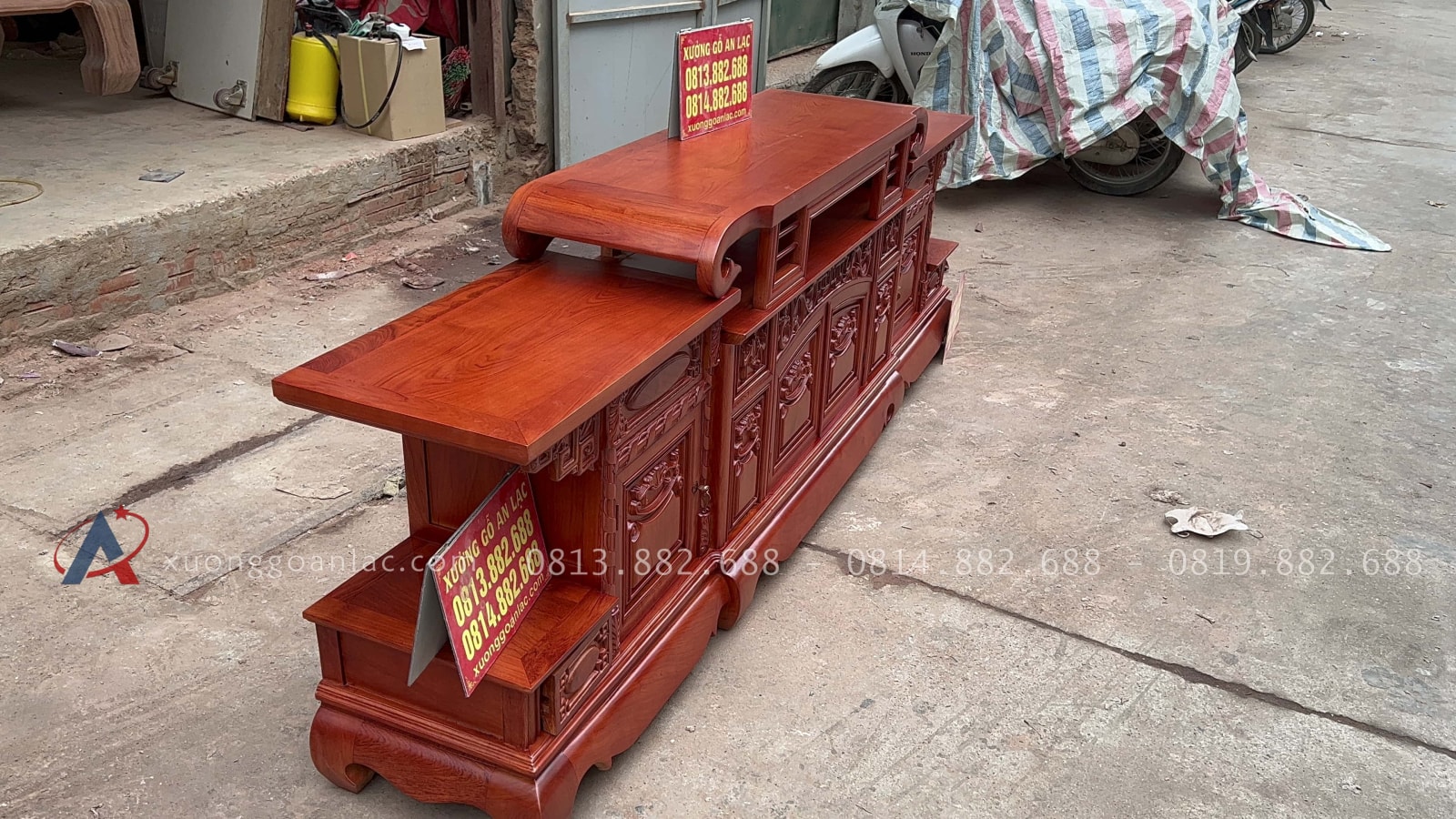 Kệ tivi sừng trâu 2m4 gỗ hương đá của (Chị Hằng, Hưng Yên) 3 kệ tivi sừng trâu gỗ hương đá tự nhiên cao cấp