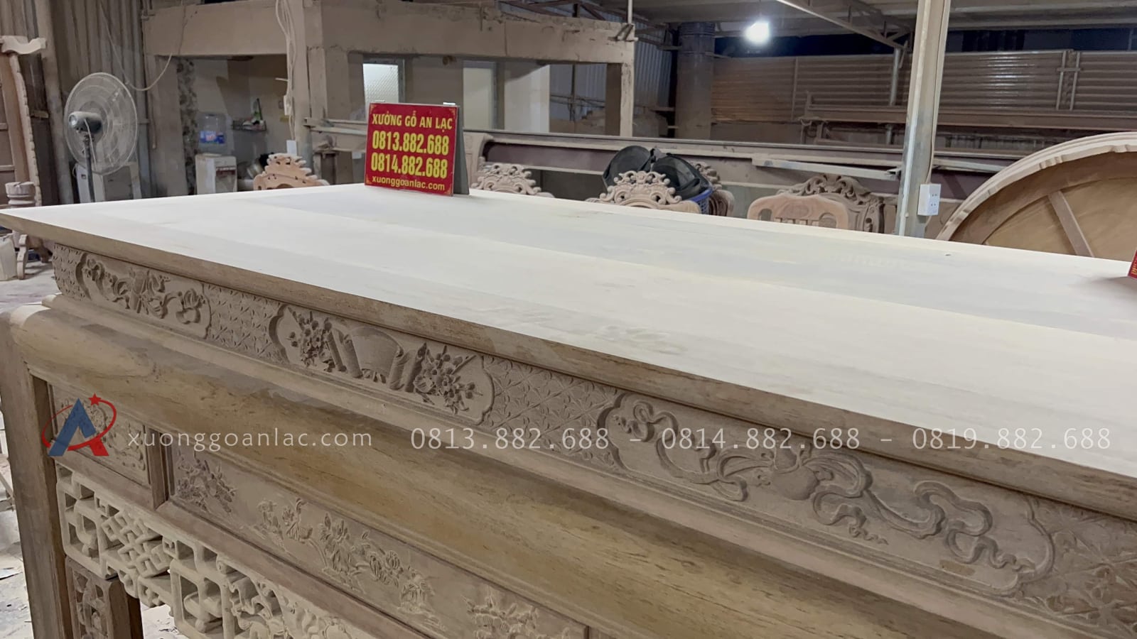 Nguyên mộc Bộ án gian thờ ngũ phúc dài (187 x sâu 97 x cao 127cm) giao Phú Thọ 45 góc chụp nghiêng mặt án gian