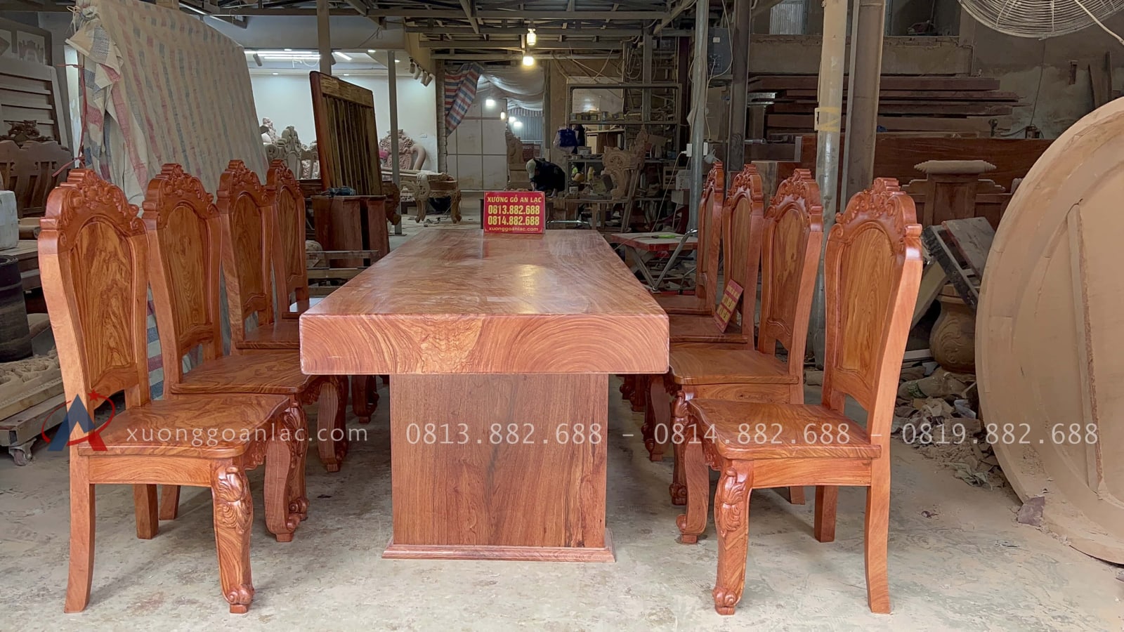 Bộ bàn ăn nguyên khối 8 ghế gỗ hương đá siêu vân (Anh Trường, Hà Nội) 4 Bộ bàn ăn nguyên khối 8 ghế gỗ hương đá siêu vân (Anh Trường, Hà Nội) - Ảnh 4