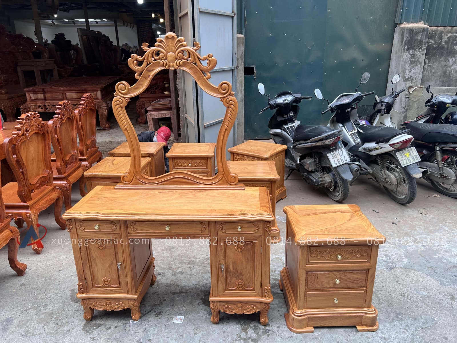 Combo bàn phấn và tab đầu giường gỗ gõ đỏ (Chị Hương, Hà Nam) 18 bàn phấn gỗ gõ đỏ cao cấp