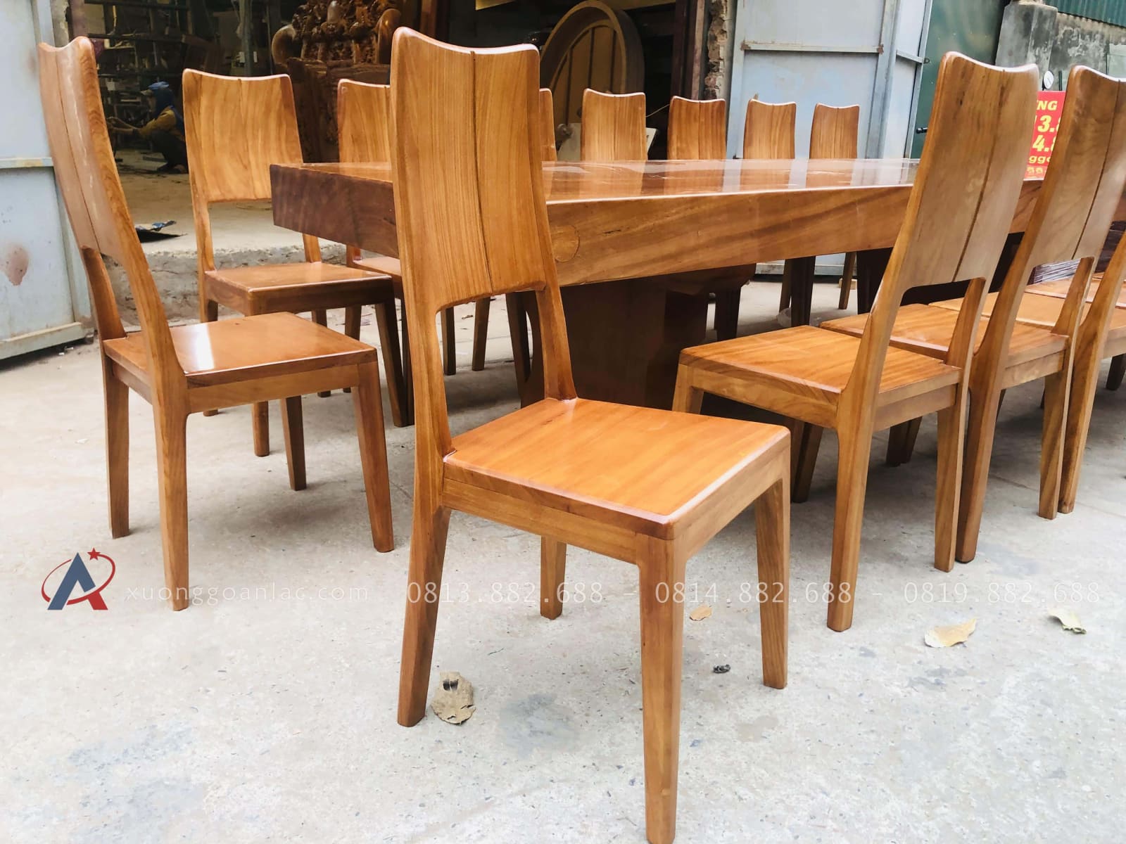 Bàn ăn nguyên khối 15 ghế trơn hiện đại gỗ gõ đỏ cao cấp 9 (Anh Vinh, Ninh Bình) 37 thiết kế ghế hiện đại