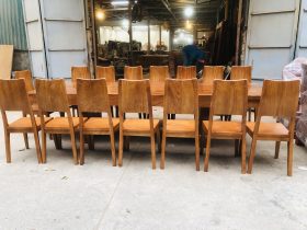Bàn ăn nguyên khối 15 ghế trơn hiện đại gỗ gõ đỏ cao cấp 9 (Anh Vinh, Ninh Bình) 17 Ban an nguyen khoi 15 ghe tron hien dai go go do cao cap 3