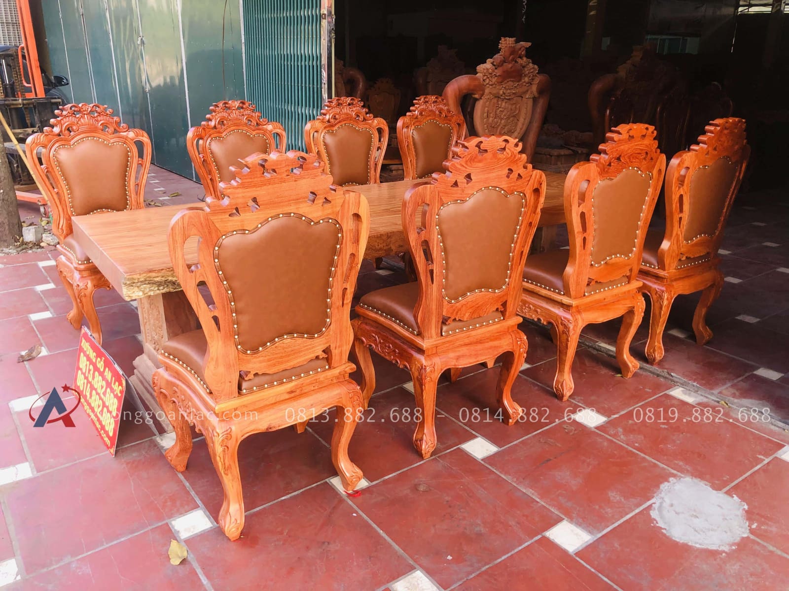 Bộ bàn ăn nguyên khối 8 ghế louis hoàng gia bọc đệm gỗ hương đá (Chị Lan, Thái Nguyên) 27 bộ bàn ăn kết hợp 8 ghế louis bọc da sang trọng