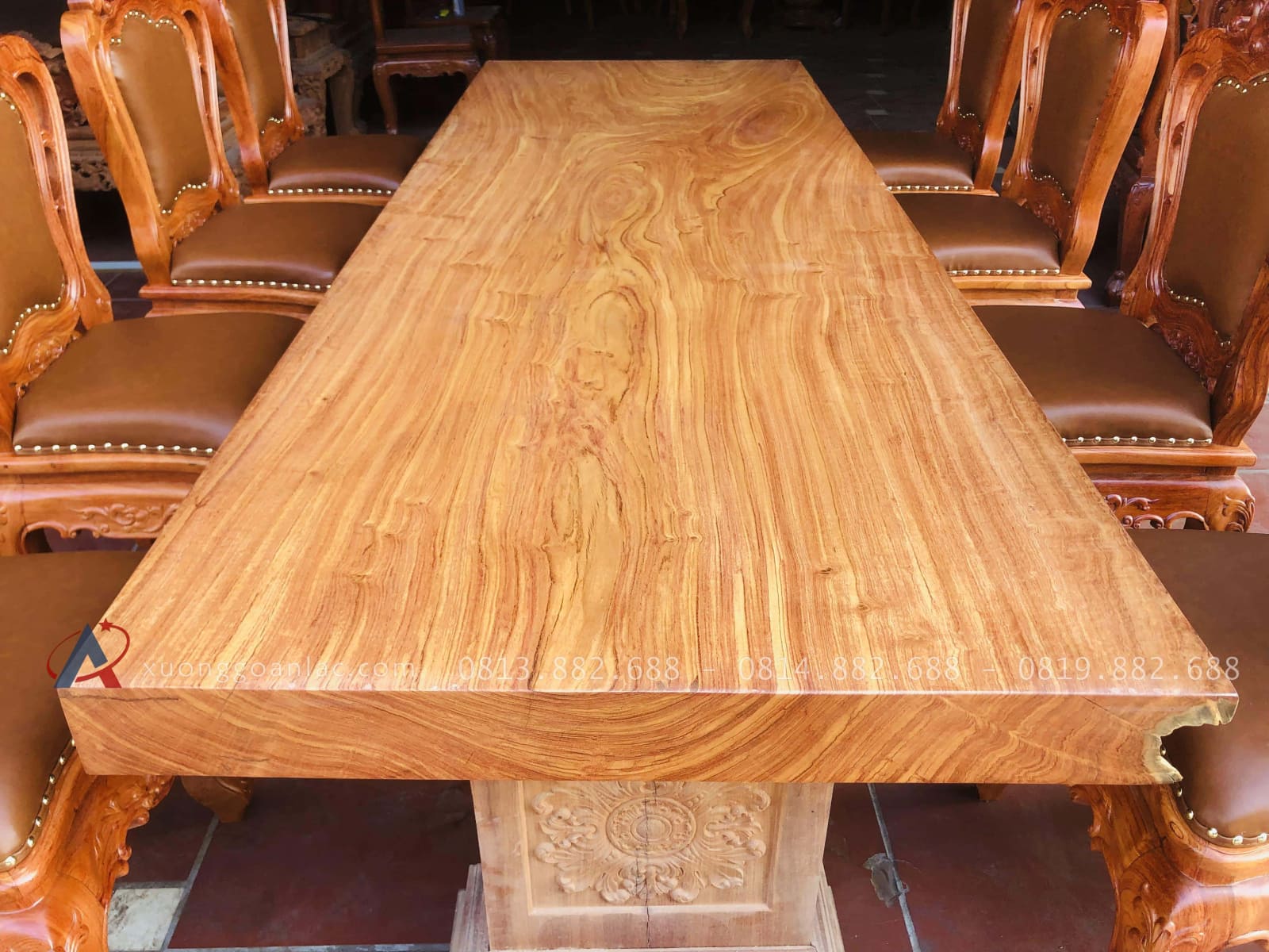 Bộ bàn ăn nguyên khối 8 ghế louis hoàng gia bọc đệm gỗ hương đá (Chị Lan, Thái Nguyên) 25 bàn ăn nguyên khối gỗ hương đá