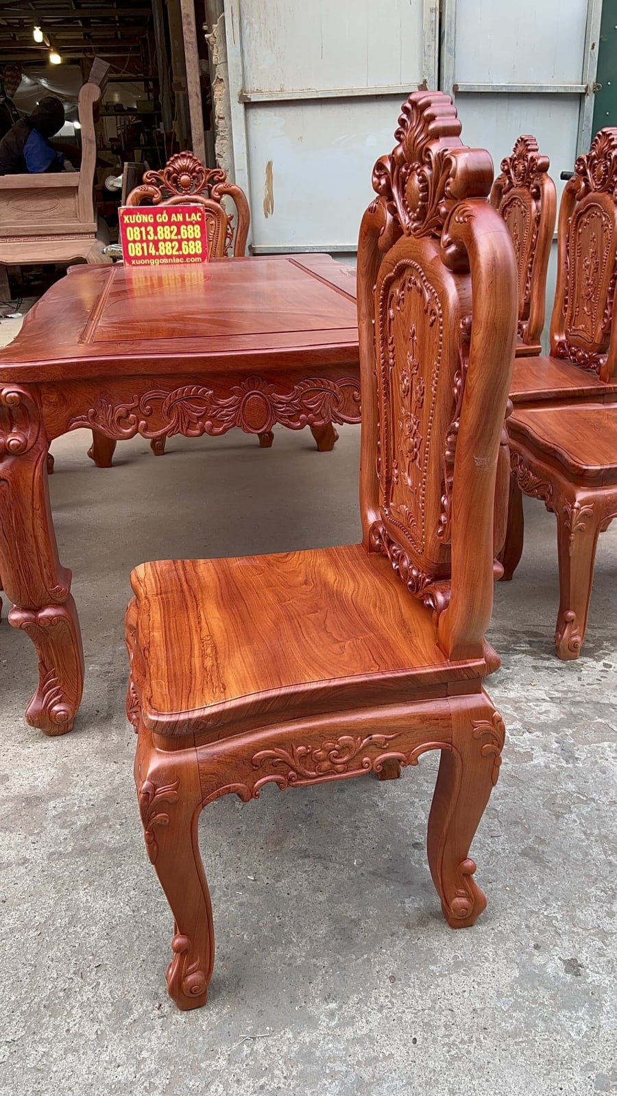 Bộ bàn ăn gỗ hương đá mẫu louis hoàng gia 8 ghế (Bác Bình, Quảng Nam) 40 mặt nghiêng của ghế ngồi