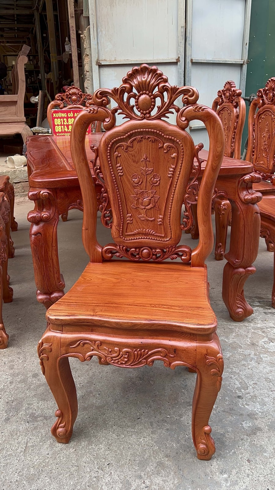 Bộ bàn ăn gỗ hương đá mẫu louis hoàng gia 8 ghế (Bác Bình, Quảng Nam) 39 ghế ăn louis hoàng gia