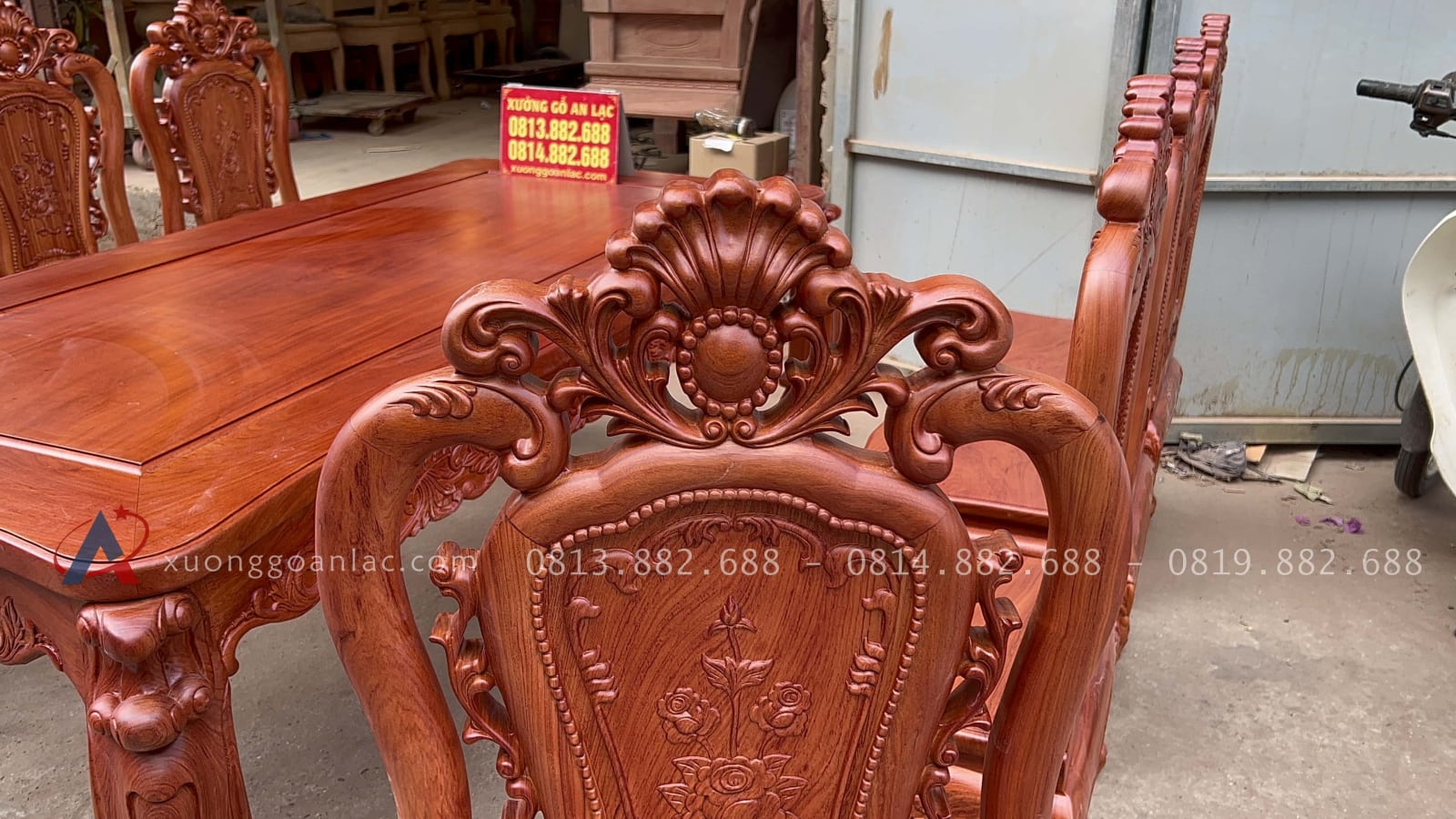 Bộ bàn ăn gỗ hương đá mẫu louis hoàng gia 8 ghế (Bác Bình, Quảng Nam) 10 Bộ bàn ăn gỗ hương đá mẫu louis hoàng gia 8 ghế (Bác Bình, Quảng Nam) - Ảnh 10