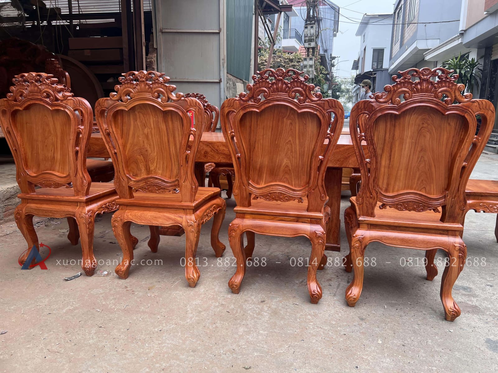 Bộ bàn ăn nguyên khối 10 ghế louis gỗ hương đá (Anh Bình, Đông Anh) 43 bàn ghế ăn gỗ hương đá cao cấp nổi bật