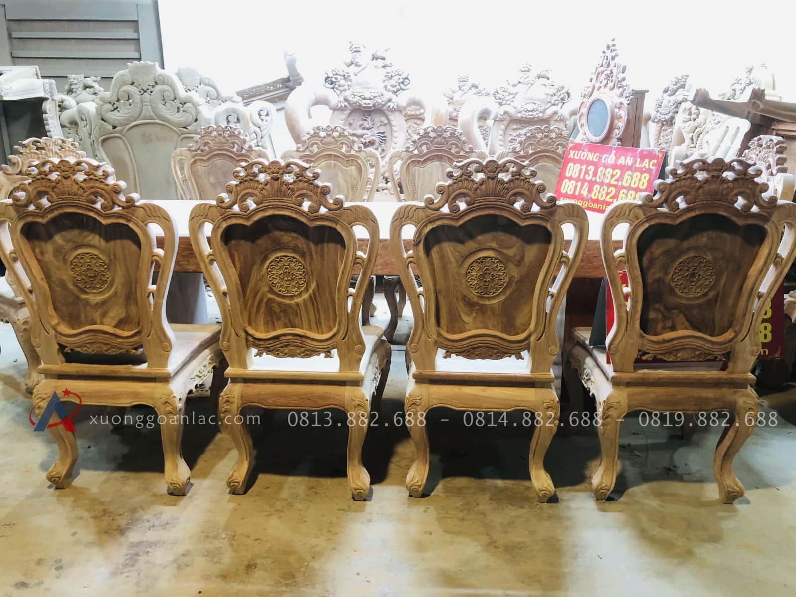 Bộ bàn ăn nguyên khối 10 ghế louis đục hai mặt gỗ hương đá nguyên mộc (Anh Hoàng, Thanh Hóa) 4 Bộ bàn ăn nguyên khối 10 ghế louis đục hai mặt gỗ hương đá nguyên mộc (Anh Hoàng, Thanh Hóa) - Ảnh 4